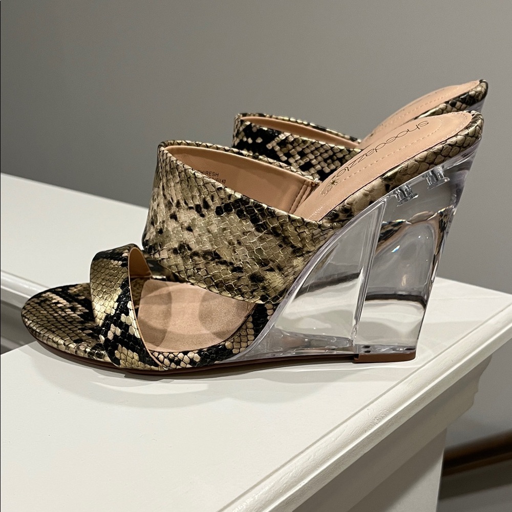 Shoe Dazzle Gold and Black Wedge Sandals